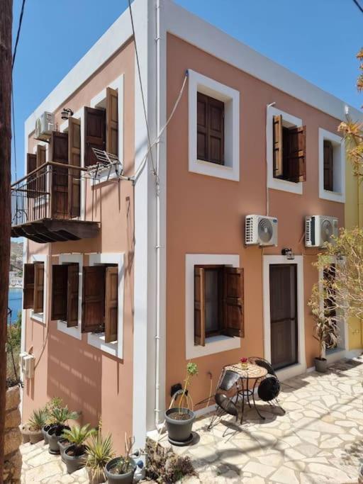 迈伊斯蒂Kavos House公寓 外观 照片